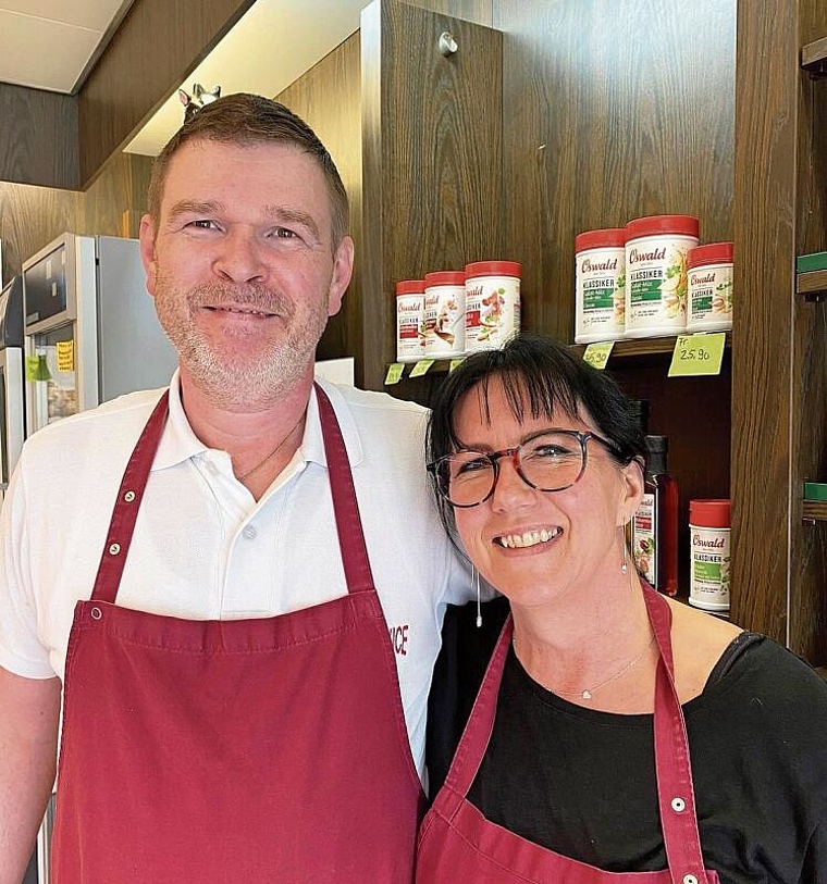 Haben die Metzgerei mit viel Herzblut betrieben: Andreas und Karin Merz. Foto: zvg