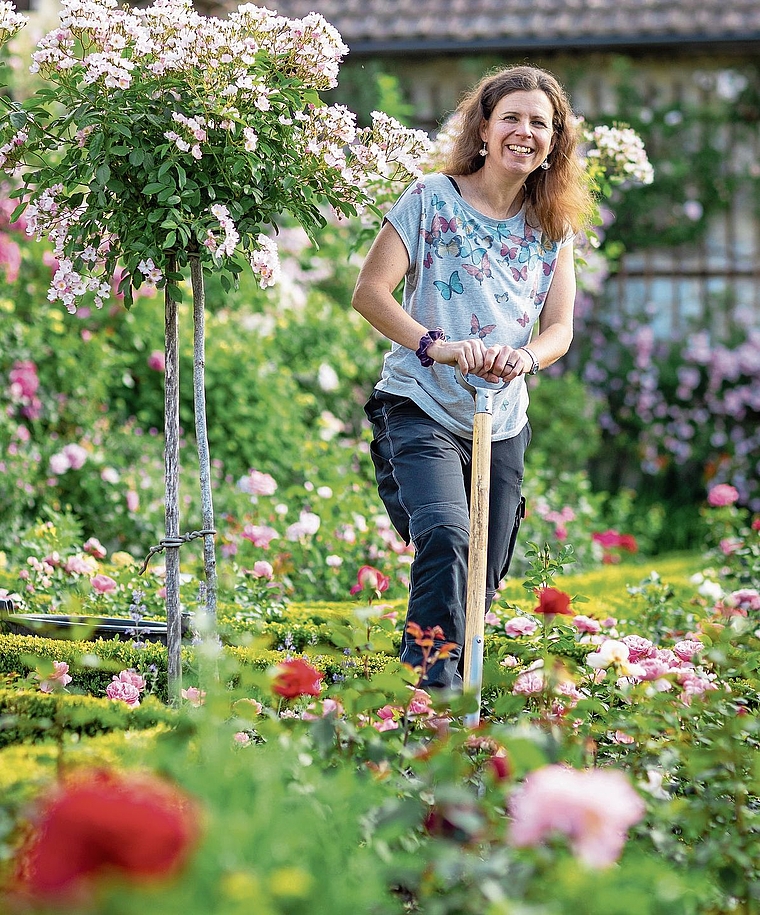 Arbeitet auf Schloss Wildegg: Gärtnerin Melissa Gögele.Foto: MA/Pascal Meier