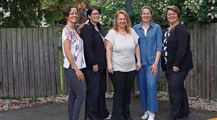 Vorstand Familienverein Chestenberg: Susanne Gisi, Simone Kuprecht, Manuela Liniger, Flavia Mastore, Walburga Senn. Es fehlen: Mirjam Lang  und Stephanie Thut.Foto: zvg 
