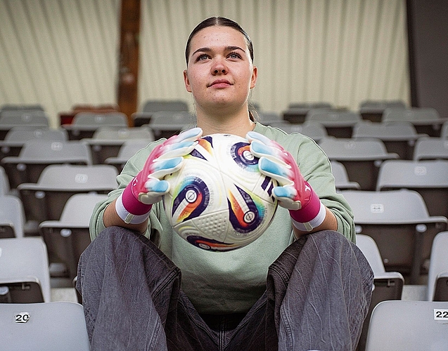 Lorena Barth hält den Ball fest im Griff und steht vor dem Sprung in die Bundesliga.Foto: zvg 