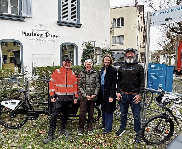 Schlüsselpersonen zu Initialisierung: Max Chopard, Fachstelle Umwelt; Kathrin Erne, Madame Bocuse; Christina Bachmann-Roth, Vizeammann; Jonathan Clemens, Balcony Bikes.Foto: zvg