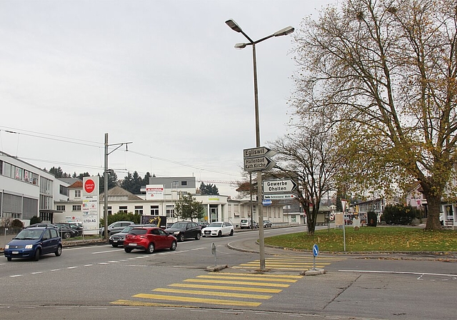 Wird zur Baustelle: Beim Knoten Seetalstrasse/Unterdorfstrasse in Seon werden auch die Werkleitungen erneuert.Foto: AG