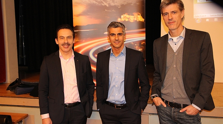 Bestritten den Lenzburger Energieapéro: Nick Zepf, Gastgeber Gian von Planta und Roger Pfammatter. Foto: pre