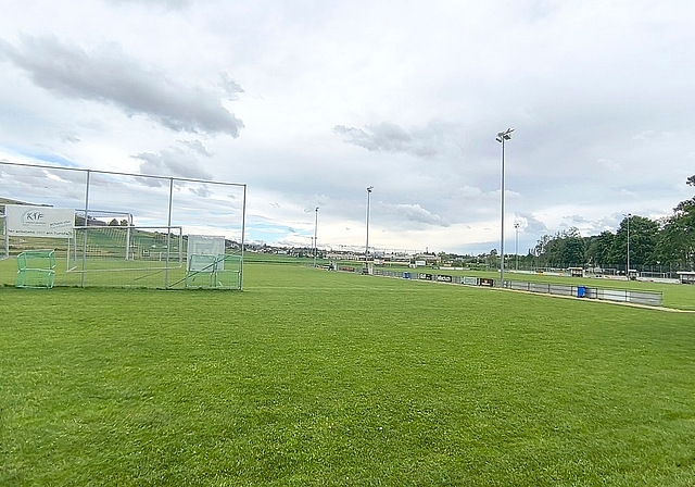 Um die Fussballplätze besser nutzbar zu machen, wollen Gemeinde und der Fussballclub investieren.Foto: Rinaldo Feusi