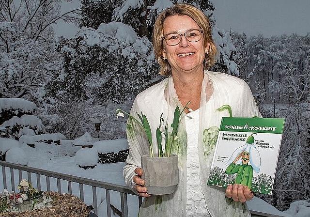 Nach dem grossen Schneefall gehts los: In vielen Gärten blüht bald wieder eine unzählige Vielfalt an Schneeglöckchen, wie im Buch von Anette Bryner unterhaltend beschrieben. Foto: Peter Winkelmann