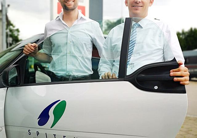 Erfolgreiche Bilanz: Martin Imhof (Präsident der Spitex Region Lenzburg) und Geschäftsleiter Daniel Lukic.Foto: Fritz Thut