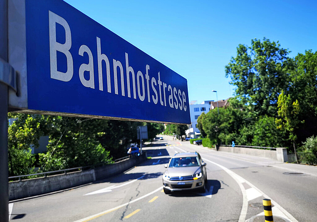 Löste grosse Diskussionen aus: Die Lenzburger Bahnhofstrasse zwischen Seetalplatz und Bahnhof wird saniert. Foto: Fritz Thut