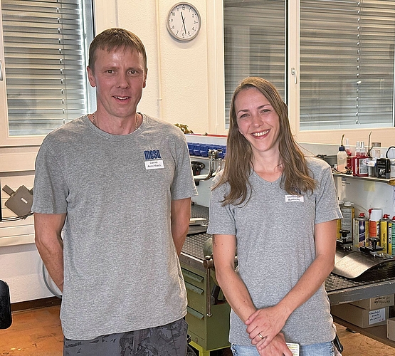 Daniel Aeschbach und Dominique Buntschu führen durch den Betrieb.Foto: Verena Schmidtke Daniel Aeschbach und Dominique Buntschu führen durch den Betrieb.Foto: Verena Schmidtke