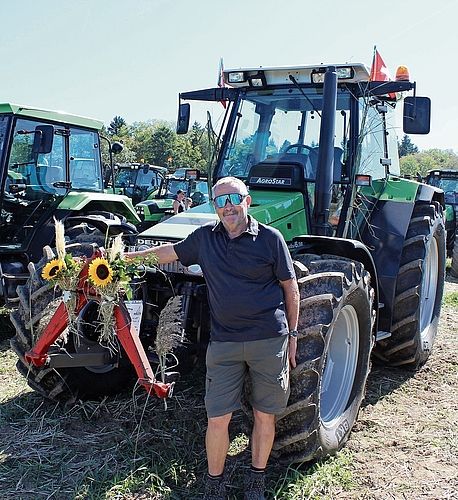 Alois Schmid mit seinem Pensionierungsgeschenk.Foto: Debora Hugentobler Alois Schmid mit seinem Pensionierungsgeschenk.Foto: Debora Hugentobler