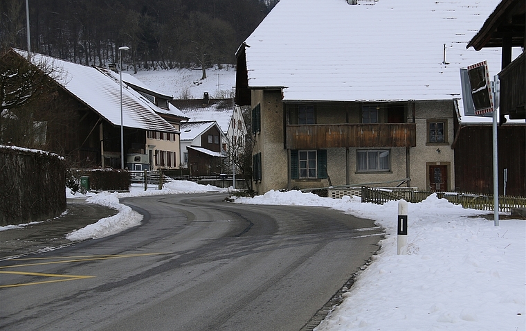 Ammerswil: Die Durchgangsstrasse wird noch in diesem Jahr mit einem neuen Belag versehen. (mpa)