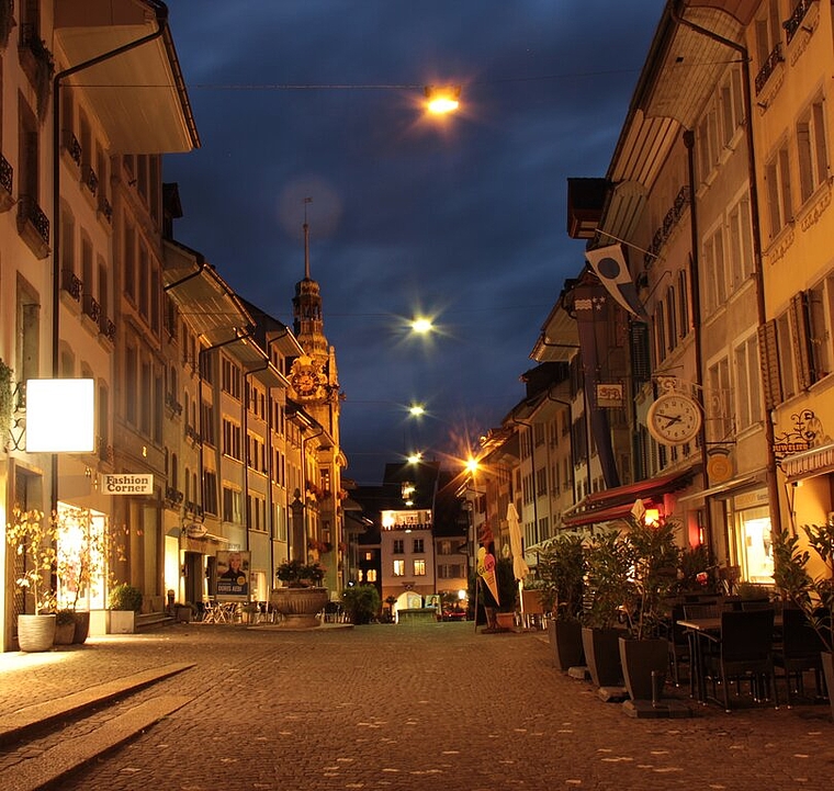 <em>Ideen für die Belebung:</em> Die Rathausgasse in der Lenzburger Altstadt. Foto: Alfred Gassmann