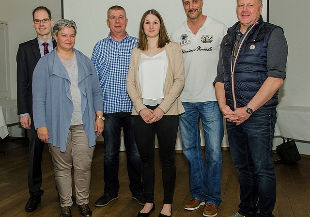 Der Dank galt den Sponsoren: Durch die finanzielle Unterstützung lässt Ramona Härdi den «inneren Motor» weiterhin auf Hochtouren laufen. Foto: Peter Winkelmann