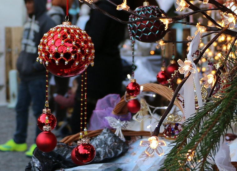 Weihnachtlich: Eine passende Dekoration sorgt auch an der «Adventsträumerei» für Stimmung. Foto: Archiv/MS