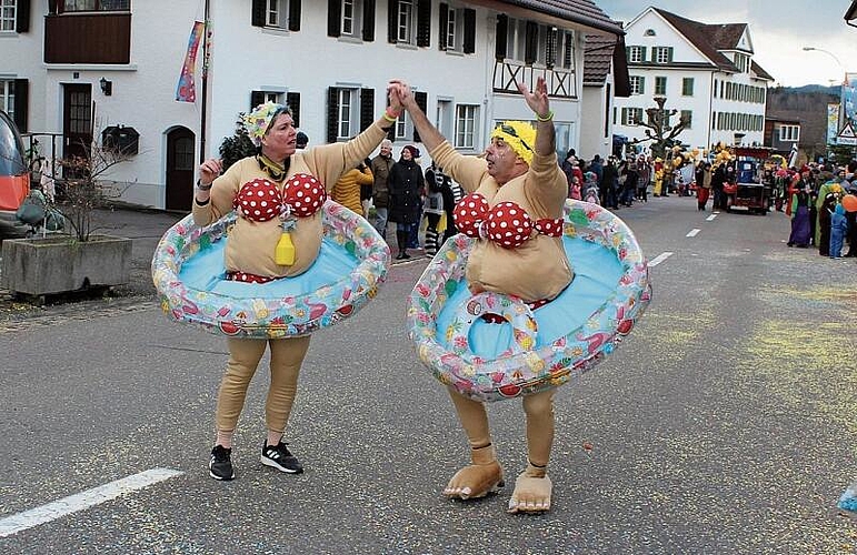 Auch Badegäste fanden den Weg nach Sarmi.Foto: Alexander Studer