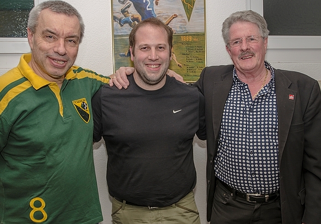 Zwei Vorbilder für den neuen FCN-Präsidenten Patrick Fricker: Der neugewählte Ehrenpräsident Patrick Braun (links) und der erste Ehrenpräsident Max Suter (rechts) mit jeweils über 20 Jahren Präsitätigkeit. Foto: Peter Winkelmann