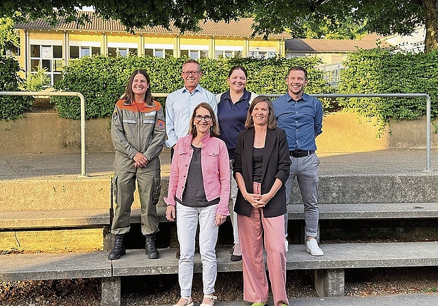 Die Vorstandsmitglieder des Gemeindeverbands SDRL mit dem verabschiedeten Präsidenten Josef Niederberger.Foto: zvg 