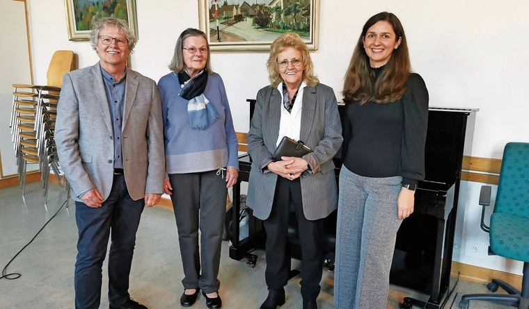 Waren zufrieden mit dem Anlass: Roland Guntern, Margrit Aemissegger, Eva Davanzo und Laura Di Maio.Foto: Verena Schmidtke