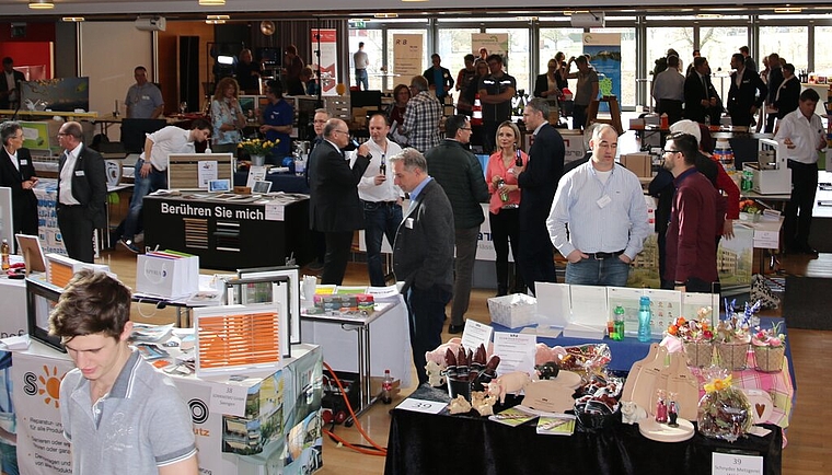 Gut besucht: Über 60 Aussteller präsentierten ihr Unternehmen an der Tischmesse in Möriken-Wildegg. Foto: Mattia Bochicchio