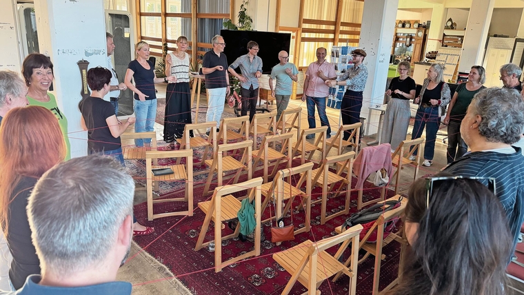 Sylvie Vieli stellt das Konzept von «Vernetzt» vor.Foto: zvg