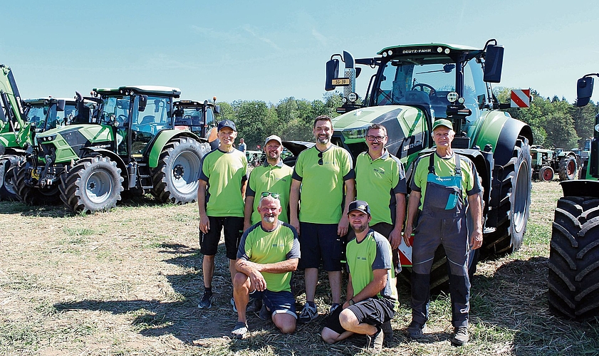 Schufen einen tollen Event: Andreas Wyss, Roy Mosimann sowie hinten Urs Eichenberger, Martin Bühlmann, Stephan Köppel, Stefan Mosimann und der Hauptsponsor Markus Frei. Es fehlt das OK-Mitglied Cornelia Held.Foto: Debora Hugentobler Schufen einen tollen Event: Andreas Wyss, Roy Mosimann sowie hinten Urs Eichenberger, Martin Bühlmann, Stephan Köppel, Stefan Mosimann und der Hauptsponsor Markus Frei. Es fehlt das OK-Mitglied Cornelia Held.Foto: Debora Hugentobler