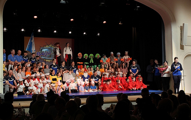 OK-Präsidentin Céline Laubscher dankt allen Teilnehmerinnen und Teilnehmern.Foto: Debora Hugentobler