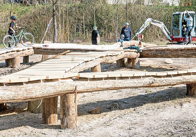 Gleich ausprobieren: Noch während der Arbeiten wurde getestet.Foto: Peter Winkelmann 