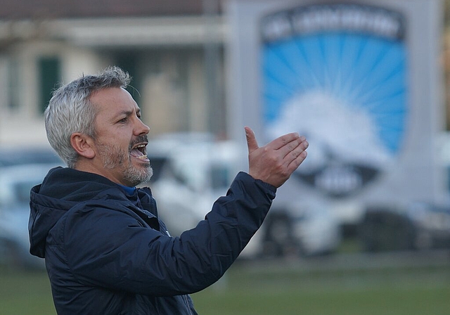 <em>In Lenzburg angekommen:</em> Der neue Fanionteam-Trainer Emilio Munera. Foto: Ruedi Burkart