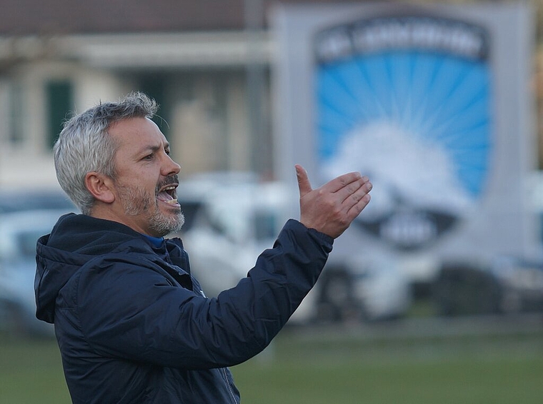 <em>In Lenzburg angekommen:</em> Der neue Fanionteam-Trainer Emilio Munera. Foto: Ruedi Burkart