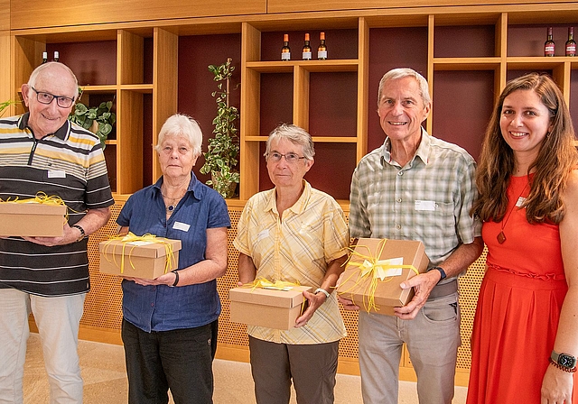Langjährige Einsätze: Kurt Schütz (Niederlenz), Vreni Gamba (Lenzburg), Maja Wehren (Meiringen) und Robert Hofer (Seengen) wurden für ihre Treue von Laura Di Maio geehrt (von links). Foto: Peter Winkelmann