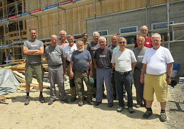 Packen an: Jedes Jahr leisten Freiwillige der reformierten Kirche einen Arbeitseinsatz. Foto: zvg