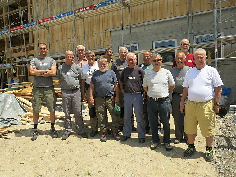 Packen an: Jedes Jahr leisten Freiwillige der reformierten Kirche einen Arbeitseinsatz. Foto: zvg