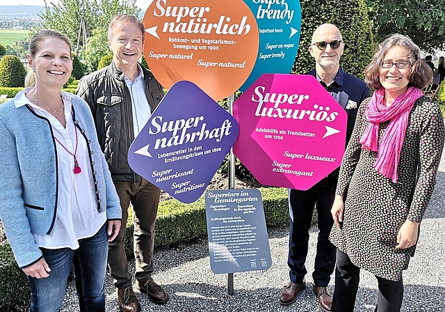 <em>Ein Super-Quartett:</em> Mira Langegger (ProSpecieRara), Marco Castellaneta (Direktor Museum Aargau), Richard Kägi (Food-Scout von «Globus Delicatessa») und Christine Wüest (Kuratorin der Ausstellung «Superstars im Gemüsegarten») beim Gart