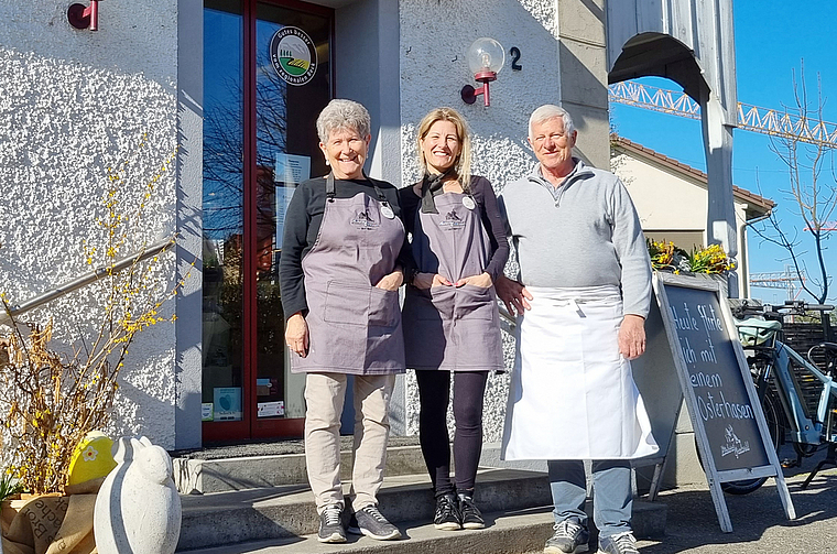 Bäckerei Gradwohl:  Claudia Geissmann-Gradwohl führt das Familienunternehmen in vierter Generation. Unterstützt wird sie von den Senior-Chefs Georges und Irene Gradwohl. Foto: Romi Schmid 