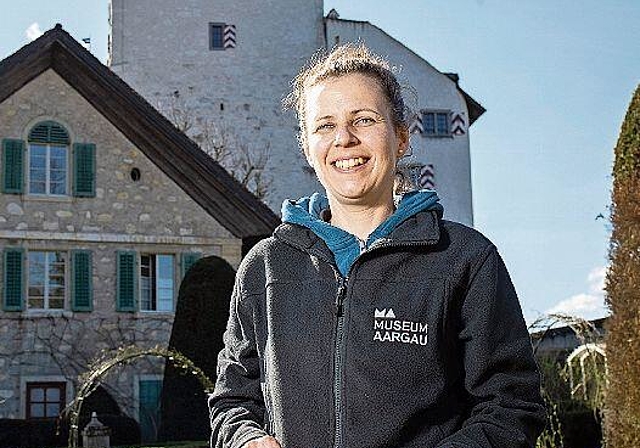 Arbeitet  auf Schloss Wildegg: Gärtnerin Melissa Gögele. Foto: MA/Pascal Meier