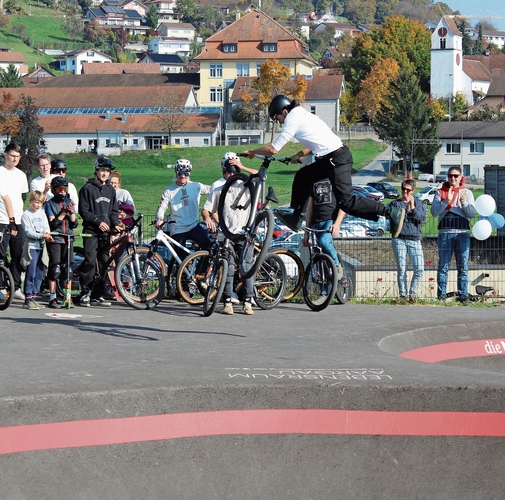 Jonas Schneider bei einem «Tailwhip».Foto: DHu Jonas Schneider bei einem «Tailwhip».Foto: DHu