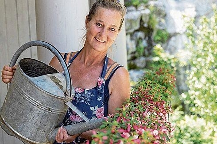 Arbeitet auf Schloss Wildegg: Gärtnerin Tanya van der Laan.Foto: MA/Pascal Meier