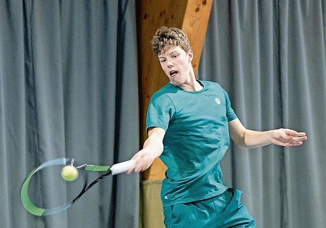 Gewann in Lettland ITF-Turnier: Der Lenzburger Tennis-Junior Janis Simmen. Foto: Fabio Baranzini