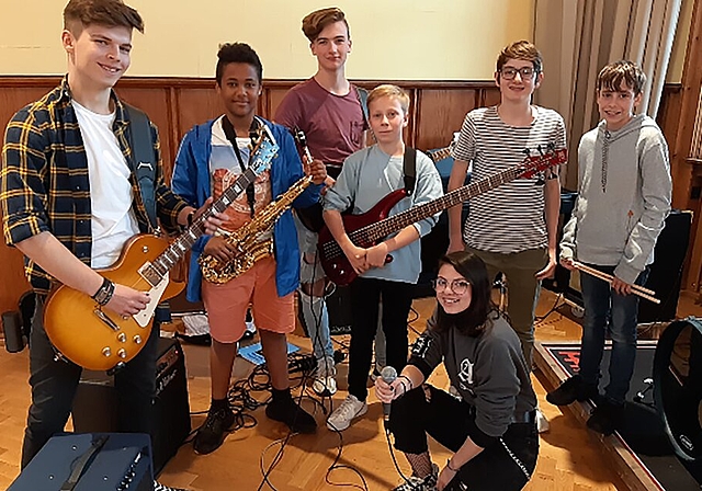 <em>Begeistert mit ihrer Musik:</em> Die erfolgreiche Schülerband The Cheap Jeans aus Lenzburg. Foto: zvg
