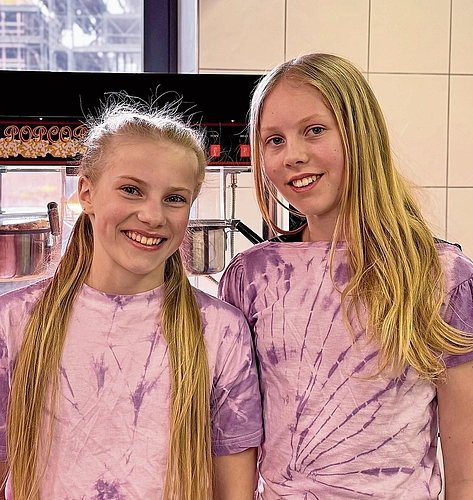 Mira und Tinea kurz vor der Aufführung.Foto: VSc Mira und Tinea kurz vor der Aufführung.Foto: VSc