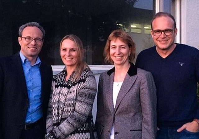 Sind für den Aufbau und den Betrieb der neuen Tagesstrukturen in Rupperswil zuständig: Max Schärer, Sandra Parolini, Alexandra Wohlfahrt und Sascha Schärer vom Verein «Tagesstrukturen Rupperswil» vor dem «Frickerhaus». Foto: zvg