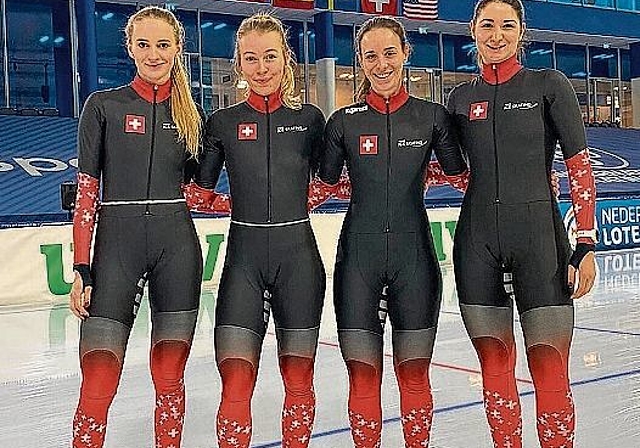 Eisschnelllauf: Team Schweiz mit Vera Güntert, Kaitlyn McGregor, Nadja Wenger und der Mörikerin Ramona Härdi. Foto: zvg