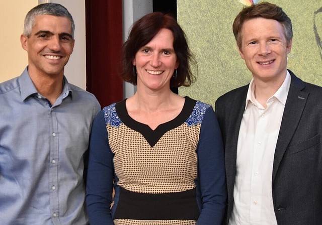 <em>Die Protagonisten des ersten Energie-Apéros der Saison:</em> Gian von Planta (SWL Energie AG), Beatrice Taubert (Energiestadt Lenzburg), Jonas Fricker (Stadt Zürich). Foto: zvg