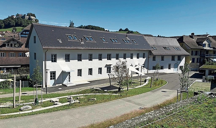 Das Bleiche-Areal im neuen Glanz: Im hinteren Gebäudeteil, mit separatem Eingang, befinden sich Inforaum und Wasserrad!Foto: zvg