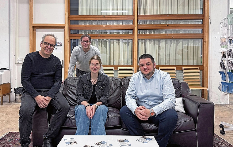 Das Team hinter dem Lerntreff: Rafael Enzler (Gloria Coworking), Tanja Isler (Lerntreff), Faton Rukovci (Lerntreff) und hinten: Roman Schurter.Foto: Verena Schmidtke