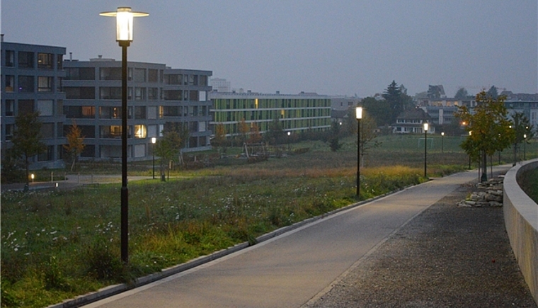 <em>Pilotversuch Nachtabsenkung in der «Widmi»:</em> Die nachts gedimmten LED-Leuchten ermöglichen eine Senkung des Energieverbrauchs.Foto: zvg