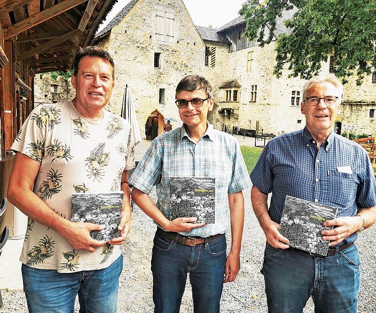 Präsentierten den Band Seengen der Reihe «Die Schweiz lesen»: Daniel Humbel, Ulrich Suter und Max Hächler. Foto: Fritz Thut