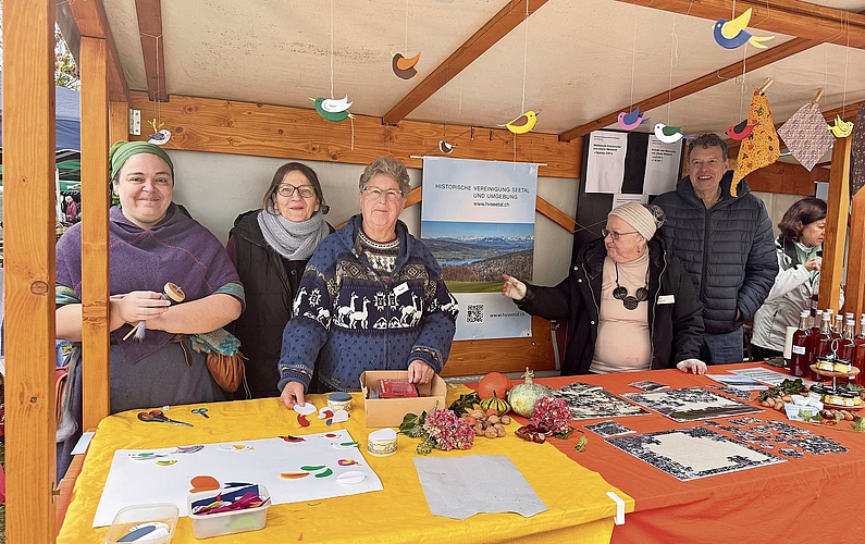 Am Stand der Historischen Vereinigung Seetal herrscht gute Stimmung.Foto: Verena Schmidtke Am Stand der Historischen Vereinigung Seetal herrscht gute Stimmung.Foto: Verena Schmidtke