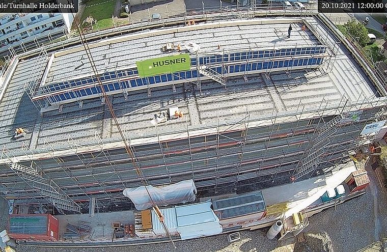 Krankamera liefert täglich Bilder, Aufnahme vom 20. Oktober: Der zweistöckige Holzbau ist bereits hochgezogen. Foto: zvg