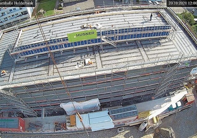 Krankamera liefert täglich Bilder, Aufnahme vom 20. Oktober: Der zweistöckige Holzbau ist bereits hochgezogen. Foto: zvg