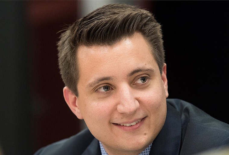 Bald gilt es Ernst: Der Lenzburger Stadtrat Andreas Schmid informierte über das neue Subventionierungssystem für die familienergänzende Kinderbetreuung. Foto. Alex Spichale